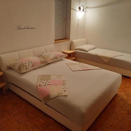 Holiday Home Villa Marin Stanici Buitenkant foto